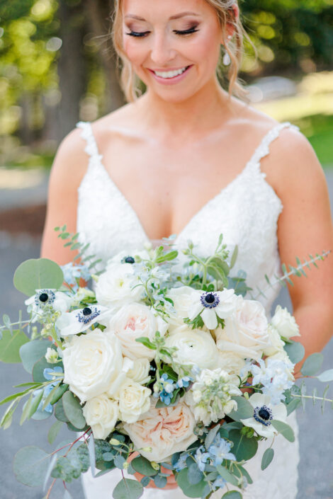 Bride with Anne Marshall Florals